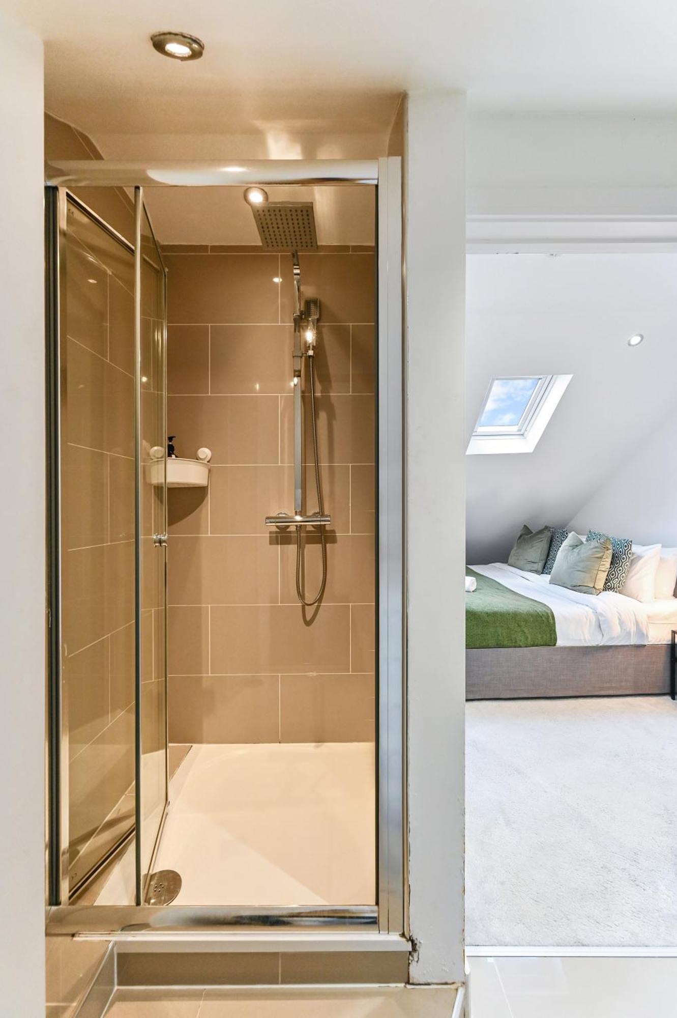 Family 1 Bed Apt Near Cardiff City Centre, Free Parking, Quiet, Secure Neighbourhood ภายนอก รูปภาพ